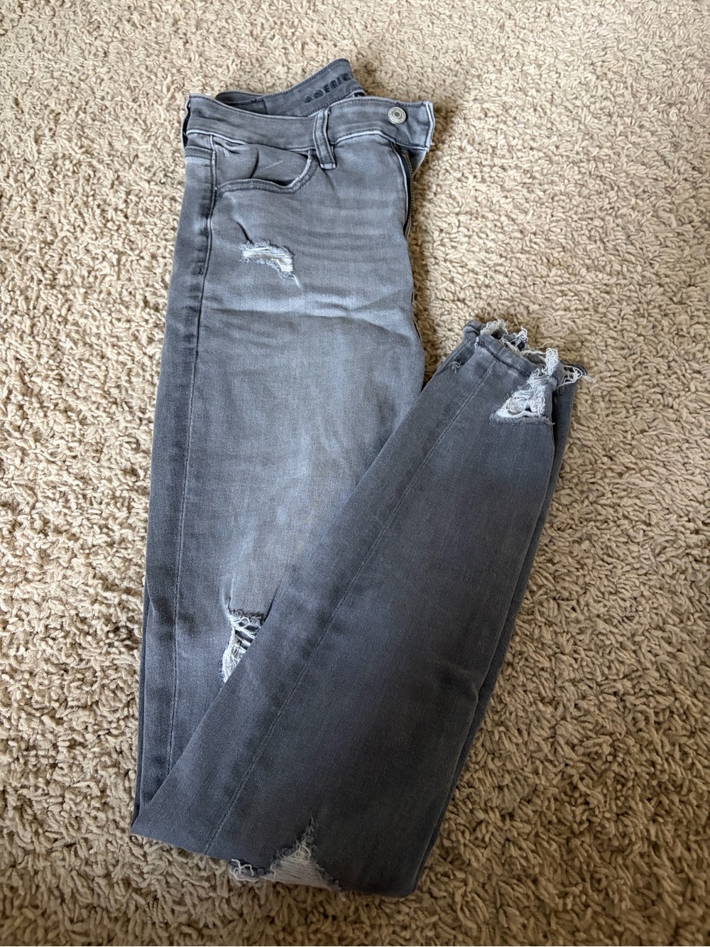 American Eagle Outfitters Gray Distressed Skinny Jeans